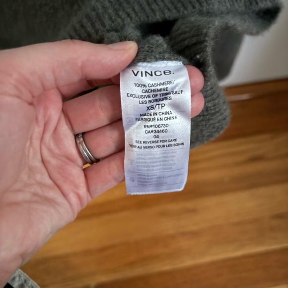 Vince 100% cashmere turtleneck sweater - Picture 4 of 5